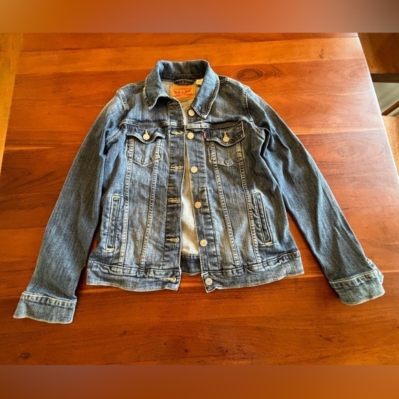 Levi's Jackets & Blazers - Levi’s Jean Jacket